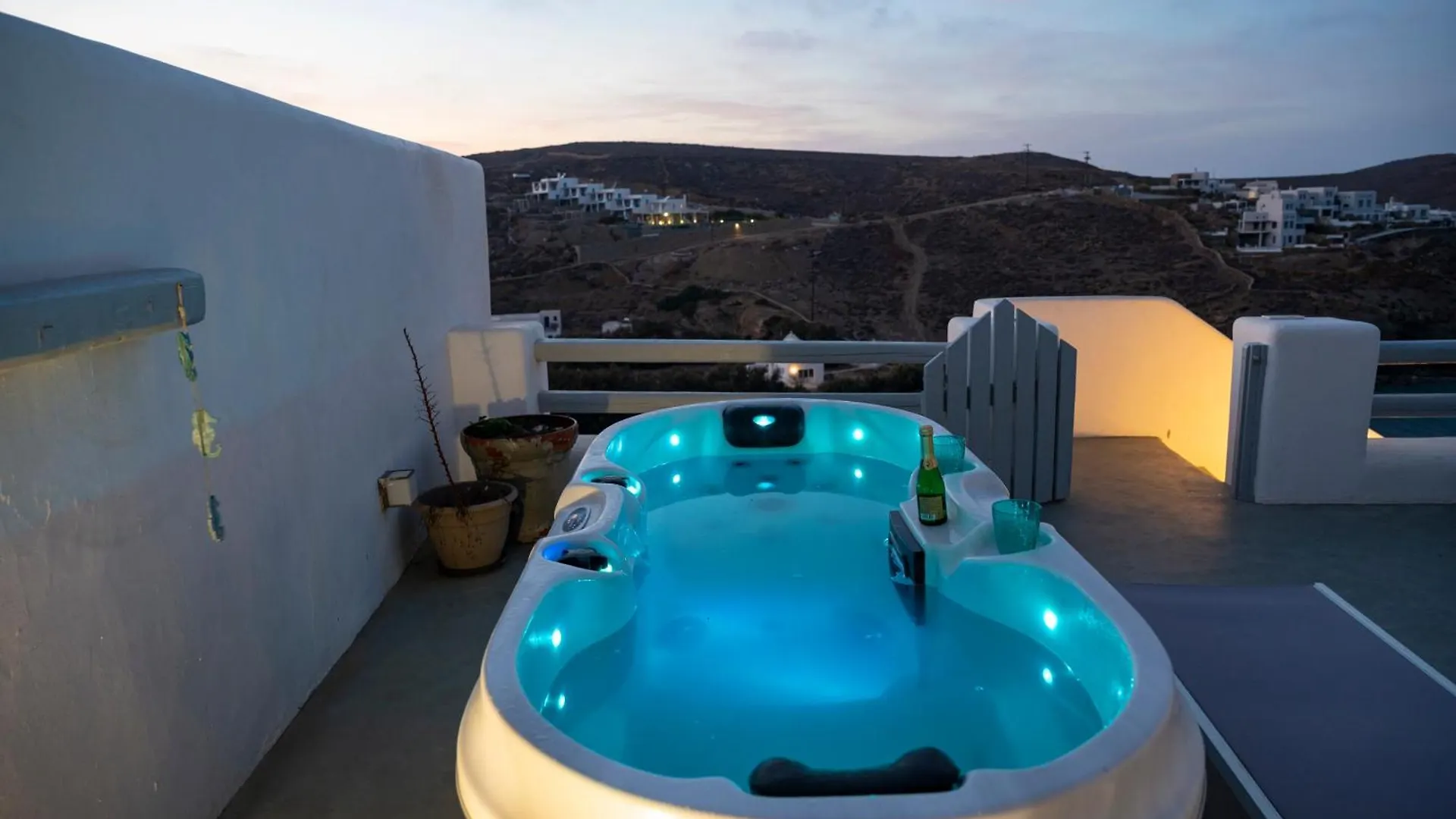 Seaview Mesonette With Private Hot Tub Villa Mykonos Town 0*,