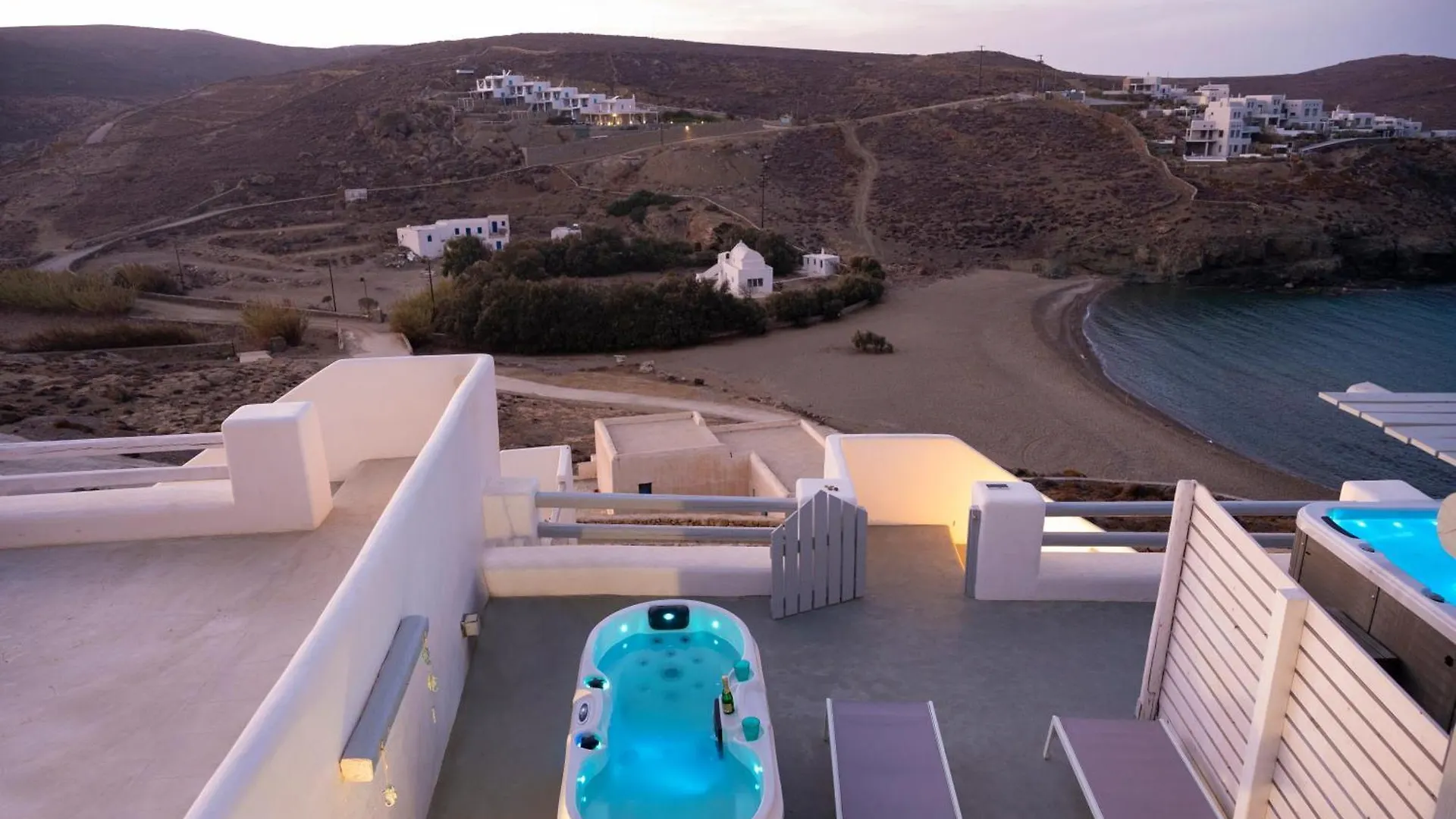 Seaview Mesonette With Private Hot Tub Villa Mykonos Town